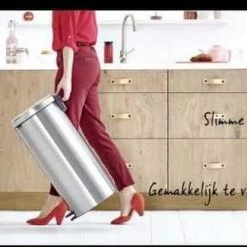 Brabantia NewIcon Prullenbak - 30 L - Matt Black 27 Brabantia NewIcon Prullenbak - 30 L - Matt Black -SolisVac Plus Shop 550x325 3