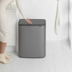 Brabantia Bo Touch Bin Prullenbak - 2 X 30 L - Platinum 29 Brabantia Bo Touch Bin Prullenbak - 2 X 30 L - Platinum -SolisVac Plus Shop 550x351 6