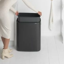 Brabantia Bo Touch Bin Prullenbak - 60 L - Matt Black 26 Brabantia Bo Touch Bin Prullenbak - 60 L - Matt Black -SolisVac Plus Shop 550x351 9