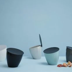 Mepal – Afvalbakje Calypso – Afvalbakje Voor Op Het Aanrecht - 2.2 Liter – Titanium – Grote Vulopening – Gemakkelijk Te Reinigen 13 Mepal – Afvalbakje Calypso – Afvalbakje Voor Op Het Aanrecht - 2.2 Liter – Titanium – Grote Vulopening – Gemakkelijk Te Reinigen -SolisVac Plus Shop 550x354