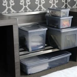 IRIS OHYAMA IRIS Clearbox Onder-het-bed Opbergbox - 35L - Kunststof - Transparant/Grijs - Set Van 2 6 IRIS OHYAMA IRIS Clearbox Onder-het-bed Opbergbox - 35L - Kunststof - Transparant/Grijs - Set Van 2 -SolisVac Plus Shop 550x362 3