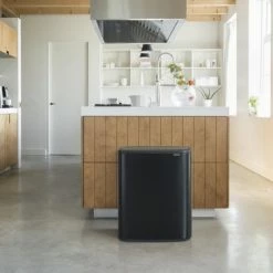 Brabantia Bo Touch Bin Prullenbak - 60 L - Matt Black 35 Brabantia Bo Touch Bin Prullenbak - 60 L - Matt Black -SolisVac Plus Shop 550x366 146