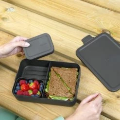 Brabantia Make & Take Bento Lunchbox - Large - Kunststof - Dark Grey 23 Brabantia Make & Take Bento Lunchbox - Large - Kunststof - Dark Grey -SolisVac Plus Shop 550x366 167