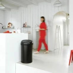 Brabantia Touch Bin Prullenbak - 60 L - Matt Black 15 Brabantia Touch Bin Prullenbak - 60 L - Matt Black -SolisVac Plus Shop 550x366 188