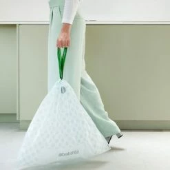 Brabantia PerfectFit Vuilniszakken - 30 L - Code O - 6 Rollen X 20 Stuks 19 Brabantia PerfectFit Vuilniszakken - 30 L - Code O - 6 Rollen X 20 Stuks -SolisVac Plus Shop 550x366 189