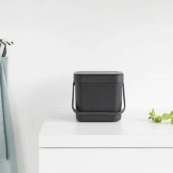 Brabantia Sort & Go Afvalbakje Aanrecht - 3 L - Dark Grey 12 Brabantia Sort & Go Afvalbakje Aanrecht - 3 L - Dark Grey -SolisVac Plus Shop 550x366 196