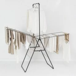 Brabantia HangOn Droogrek Inklapbaar - 25 Meter - Met Stang - Matt Black -SolisVac Plus Shop 550x409 1