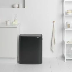 Brabantia Bo Touch Bin Prullenbak - 60 L - Matt Black 25 Brabantia Bo Touch Bin Prullenbak - 60 L - Matt Black -SolisVac Plus Shop 550x412 80