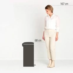 Brabantia NewIcon Prullenbak - 30 L - Matt Black 16 Brabantia NewIcon Prullenbak - 30 L - Matt Black -SolisVac Plus Shop 550x484