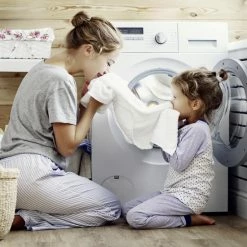 Omo Vloeibaar Wasmiddel Wit - 100 Wasbeurten - Grootverpakking 15 Omo Vloeibaar Wasmiddel Wit - 100 Wasbeurten - Grootverpakking -SolisVac Plus Shop 550x550 1064