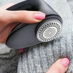 LifeGoods Elektrische Pluizenverwijderaar - Draadloos - 2 Extra Opzetstukken - Zwart 13 LifeGoods Elektrische Pluizenverwijderaar - Draadloos - 2 Extra Opzetstukken - Zwart -SolisVac Plus Shop 550x550 138