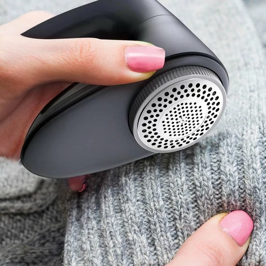 LifeGoods Elektrische Pluizenverwijderaar - Draadloos - 2 Extra Opzetstukken - Zwart 5 LifeGoods Elektrische Pluizenverwijderaar - Draadloos - 2 Extra Opzetstukken - Zwart - Afbeelding 5