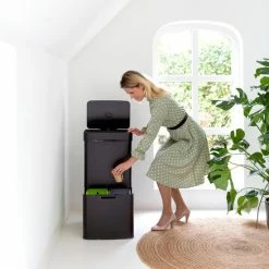 Homra Nexo Afvalscheiding Sensor Prullenbak Zwart 72 Liter - 3 Vakken - 2x12L+48L - Infrarood Sensor - Design Trio Afvalemmer - Afvalscheidingsprullenbak - Keuken Afvalemmer - Recycle Afvalbak - Hygiënisch - Kantoor Vuilbak - Elektrisch - Vuilnisbak 17 Homra Nexo Afvalscheiding Sensor Prullenbak Zwart 72 Liter - 3 Vakken - 2x12L+48L - Infrarood Sensor - Design Trio Afvalemmer - Afvalscheidingsprullenbak - Keuken Afvalemmer - Recycle Afvalbak - Hygiënisch - Kantoor Vuilbak - Elektrisch - Vuilnisbak -SolisVac Plus Shop 550x550 149