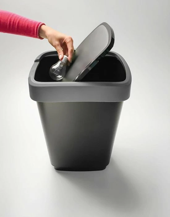 Rotho Twist Prullenbak- 50L - 60,2cm - Met Kanteldeksel - Zilver/Zwart 5 Rotho Twist Prullenbak- 50L - 60,2cm - Met Kanteldeksel - Zilver/Zwart - Afbeelding 5