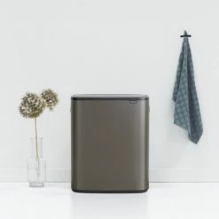 Brabantia Bo Touch Bin Prullenbak - 2 X 30 L - Platinum 34 Brabantia Bo Touch Bin Prullenbak - 2 X 30 L - Platinum -SolisVac Plus Shop 550x824 4