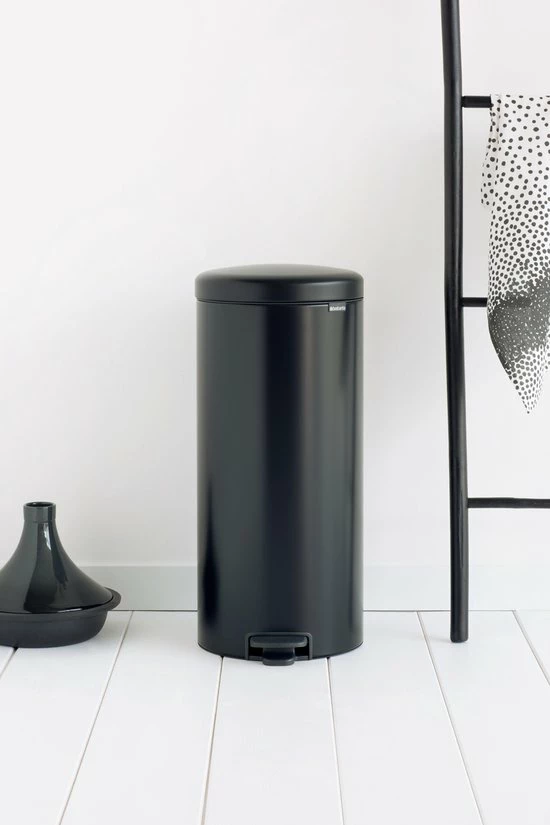 Brabantia NewIcon Prullenbak - 30 L - Matt Black 6 Brabantia NewIcon Prullenbak - 30 L - Matt Black - Afbeelding 6